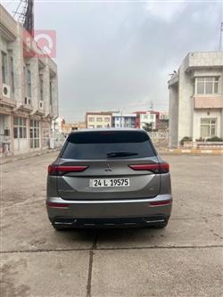 ميتسوبيشي اوتلاندر